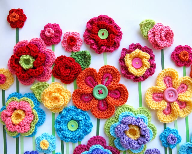 Crocheted-button-flowers